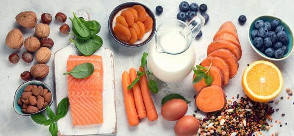 Ăn gì bổ mắt? Top 10 thực phẩm giúp tăng cường thị lực